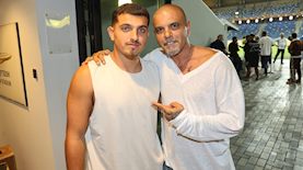 אייל גולן ובנו, צילום: רפי דלויה, HOT